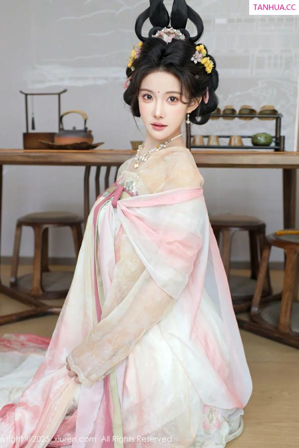  [XiuRen]高清写真图 2025.08.13 No.10645 梨霜儿 古装服饰第38张图片